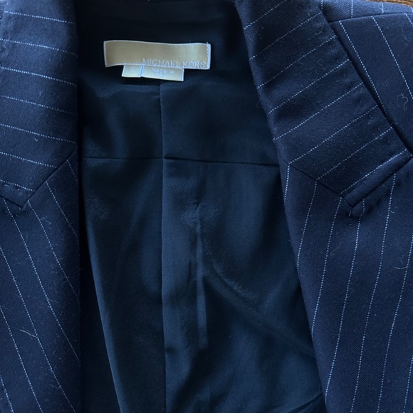 Michael Kors Collection Navy Pinstripe Wool Suit – Made in Italy (Size 6) - Picture 8 of 8